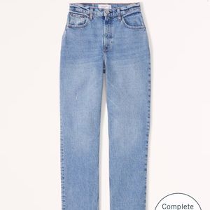 A&F Curve Love Ultra High-Rise Straight Jean